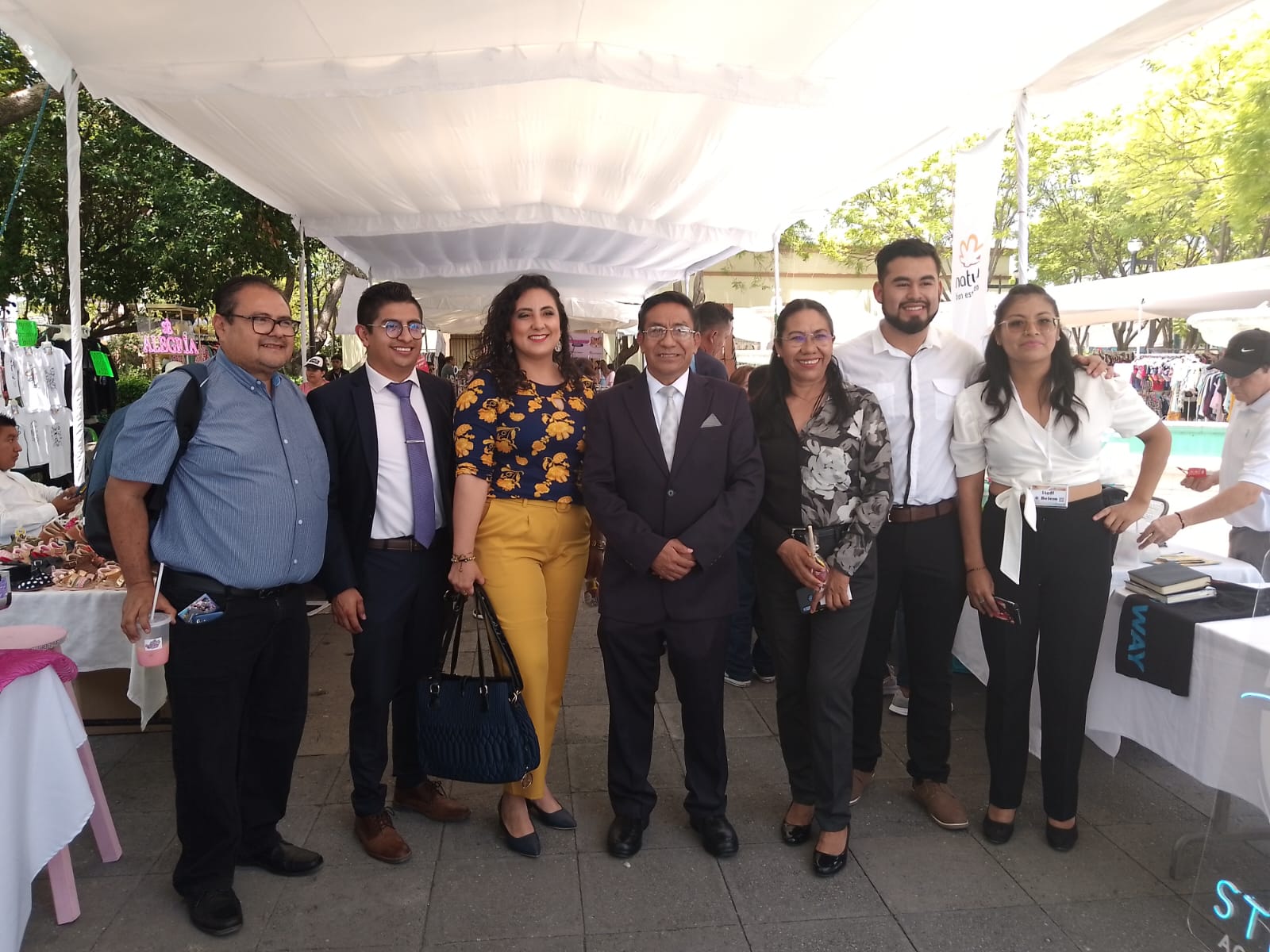 En el evento de EMPRENDIMIENTO organizado por los alumnos del segundo semestre de la Licenciatura en Administración y Desarrollo de Negocios.